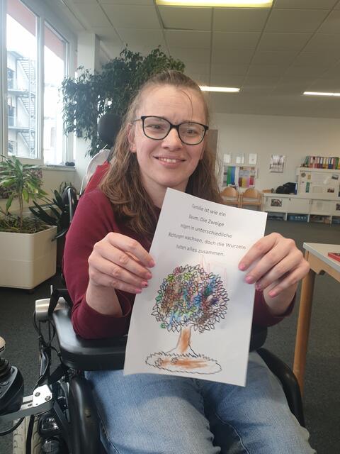 Immer für einen Spruch gut: Katharina Hölzl arbeitet an drei Tagen pro Woche in der EDV-Werkstätte Hagenberg. | Foto: EDV-Werkstätte