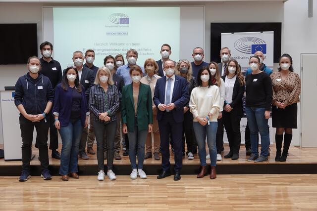 Hier sind alle Teilnehmerinnen und Teilnehmer der Veranstaltung in Wien.  | Foto: Verbindungsbüro des Europäischen Parlaments in Österreich