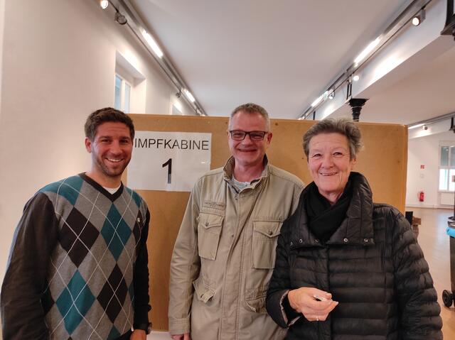 Impfkoordinator Peter Karches, Bürgermeister Helmut Schmid und Sissy Staffenberger | Foto: Stadtgemeinde Hainburg 
