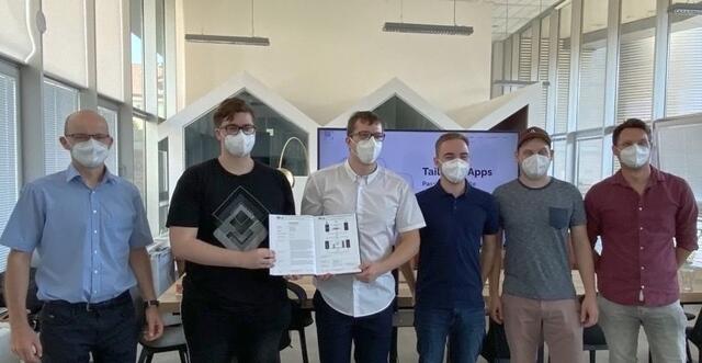 DI Franz Geischläger, Philipp Wudernitz, Marcel Hacker, Thomas Zeitlberger, Alexander Grafl MSc und Thomas Koller bei der Übergabe