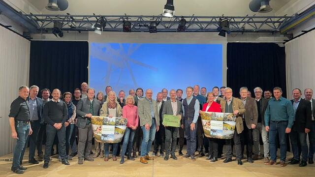 36 der 43 wahlberechtigten Kommissionsmitglieder waren bei Wahl des neuen Vorstandes für den Tourismusverband Südsteiermark im Laßnitzhaus Deutschlandsberg. | Foto: TV Südsteiermark