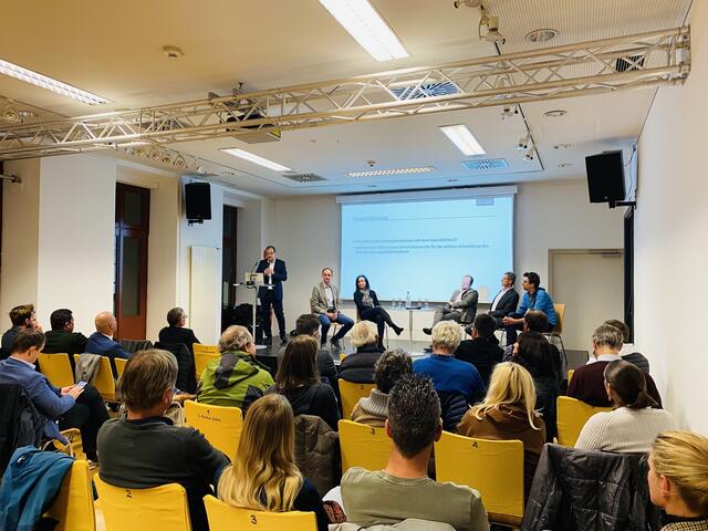 Die aktuellen Ergebnisse einer Studie über denn Gleisdorfer Ring wurden den Unternehmern präsentiert. | Foto: Stadtmarketing Gleisdorf