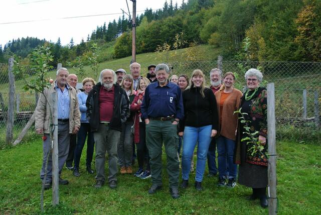 Aktionstag im Naturpark: Mit dem Obst- und Kulturpflanzenverein Ötscherland wurde eine neue Initiative. ins Leben gerufen. | Foto: Naturpark Ötscher-Tormäuer