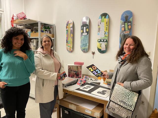 Künstlerin Lym Moreno, Justine Wohlmuth und Margit Wolfsberger vom WUK sind am neuen Standort im 3. Bezirk angekommen. | Foto: Maier