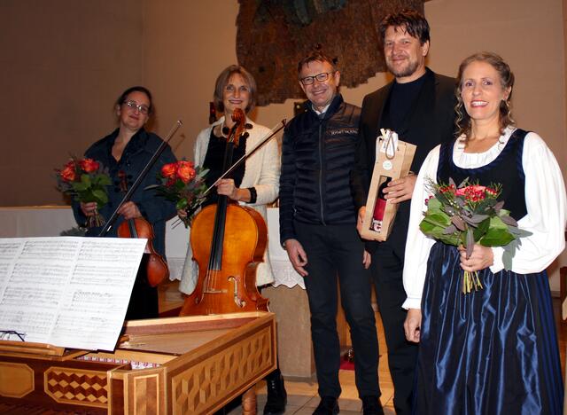 Eine musikalische Runde: Saskia Lermer, Astrid Sulz, Hans Brunner, Helmut Zeilner, Gerhild Zeilner | Foto:  Stadtgemeinde Spittal