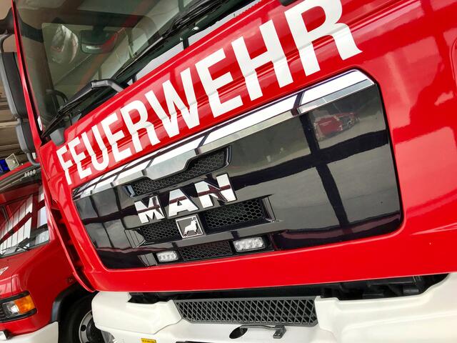 Insgesamt 50 Einsatzkräfte der Feuerwehr rückten zu dem Brand aus. | Foto: Symbolbild LFV Tirol