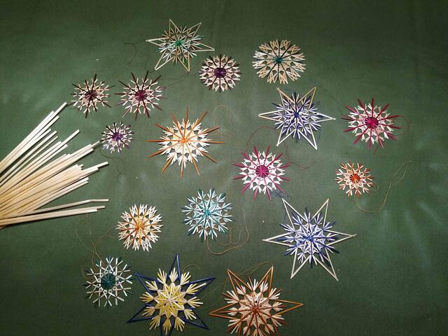 Strohstern-Vielfalt: Jeder Stern ist ein Unikat | Foto: Haslinger