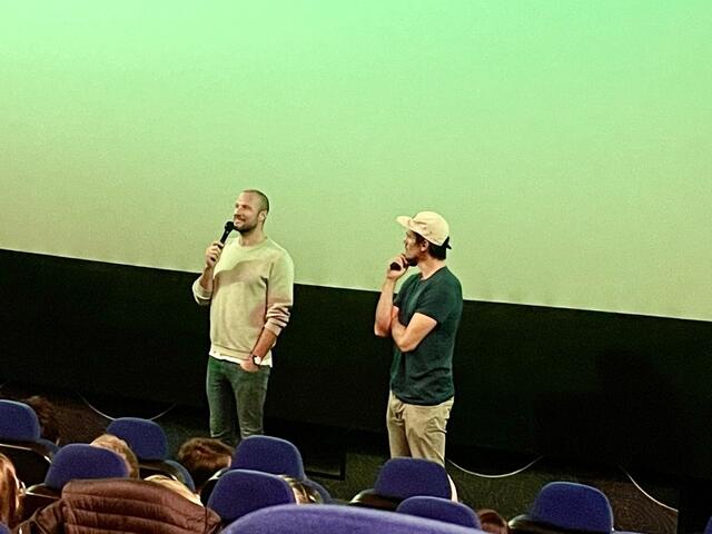 Aksel Lund Svindal nahm sich für das Publikum Zeit und bedankte sich abschließend für den tollen Abend. | Foto: Sarah Braun