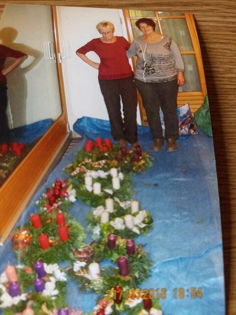 Familie Prinz bindet jedes Jahr zahlreiche Adventskränze. | Foto: Prinz