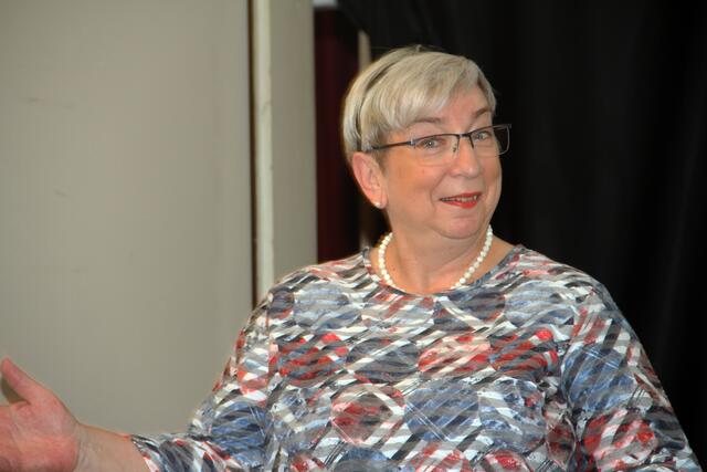 Immer für viele Lacher gut: Johanna Valsky als Rathausbeamtin. | Foto: Friedrich Doppelmair