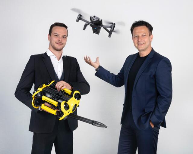 Michael Embacher (li., Forschung u. Entwicklung ADTF – Austrian Drone Task Force) und Peter Gasteiger (re., CEO – UAS Drone Technologies GmbH.) | Foto: Tanja Cammerlander Photography