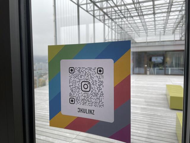 Instagramable – Der QR-Code am Dach führt zum Instagram-Account der JKU Linz.