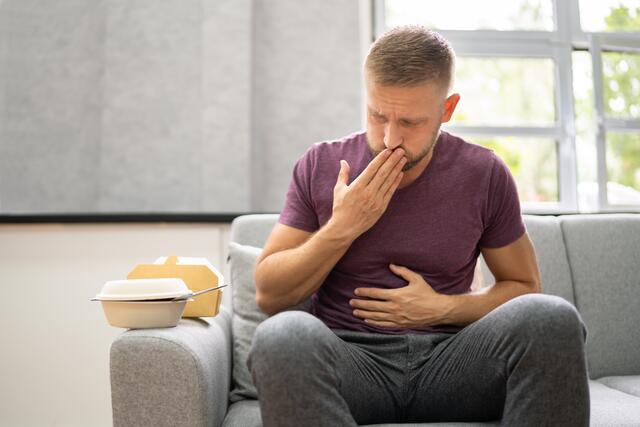 Säurereflux ist häufig "selbstgemacht". | Foto: Andrey Popov/Shutterstock.com