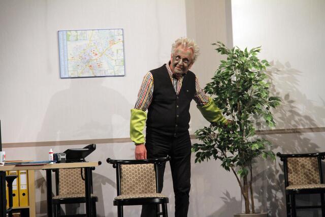 Das Rathausgespenst Nikolaus Nachtigall alias Anton Valsky. | Foto: Friedrich Doppelmair