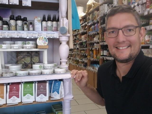 Robert Hebling führt den unkonventionellen Supermarkt in Deutsch-Wagram.