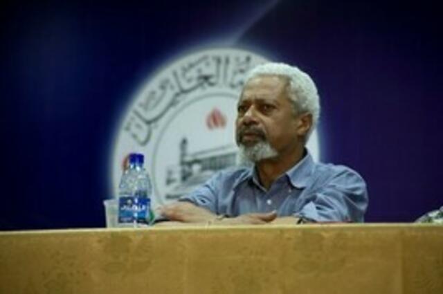 Tansanier Schriftsteller Abdulrazak Gurnah und Nobelpreisträger liest vor. | Foto: Palfest/Flickr