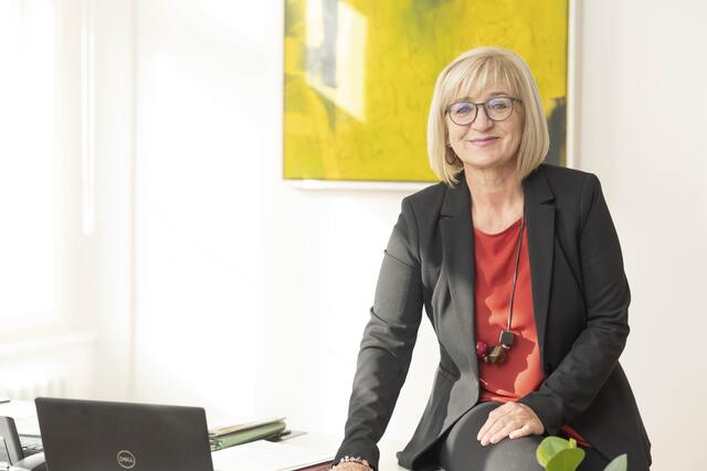 Bildungs- und Arbeitslandesrätin Beate Palfrader: „Wer eine Lehre absolviert, investiert in seine Zukunft, denn qualifizierte Fachkräfte werden dringend benötigt.
 | Foto: © Land Tirol/Berger