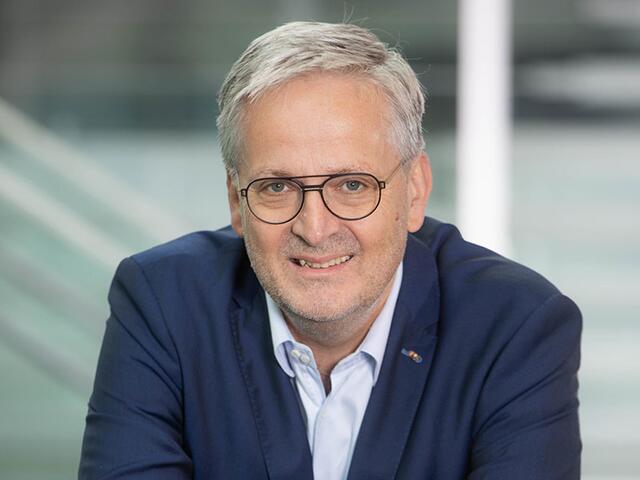 Sebastian Huber, im Zivilberuf niedergelassener Facharzt für Innere Medizin. | Foto: NEOS/Mike Vogl