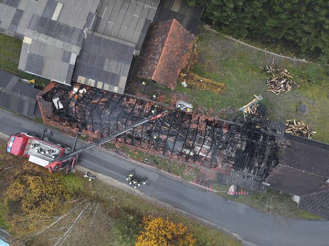 Mit dem Kranfahrzeug der FF Groß Sankt Florian ist auch eine Übersicht von oben gelungen, hier eine Sicht aus der Drohne. | Foto: HLM Georg Teppernegg