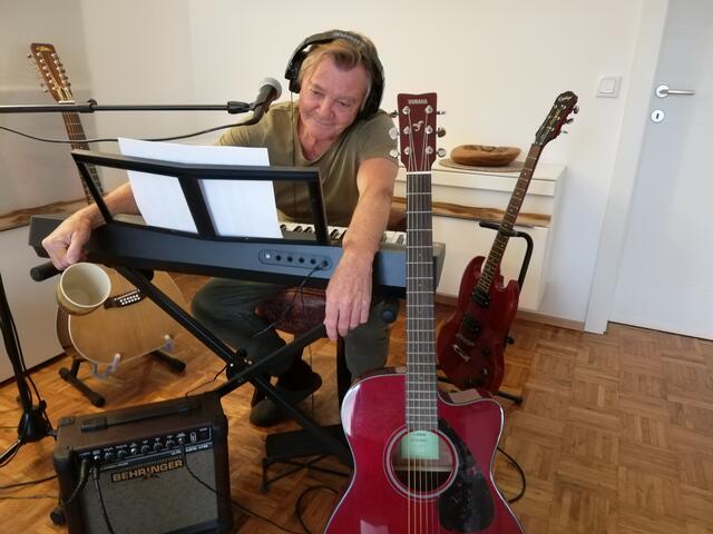 Ein typischer Montag Morgen by Fredi Rath. Viel Musik, aber kein Kaffee... | Foto: privat