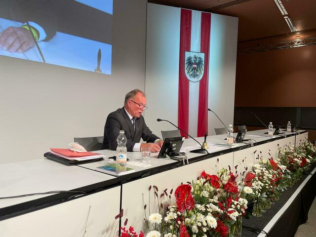 Die Sitzung des Gemeinderats startet mit der Angelobung. | Foto: RegionalMedien Steiermark