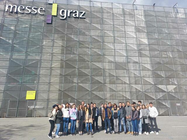 Schüler der diesjährigen Maturaklassen des BORG Wolfsberg besuchten gemeinsam die Messe "BeSt3" in Graz. | Foto: BORG Wolfsberg