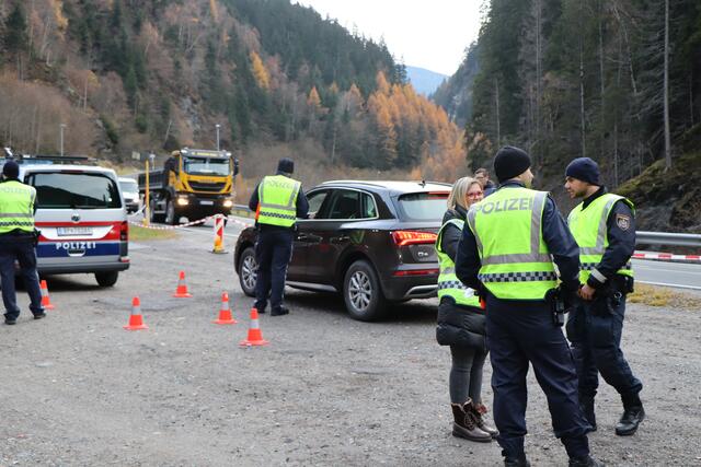 Die Polizeikontrollen sorgten für Gerüchte im Paznaun. | Foto: Othmar Kolp
