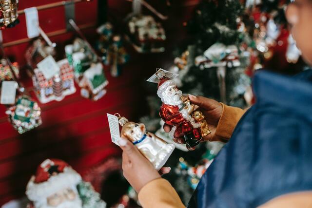 Weihnachtliches gibt es in Inzersdorf zu erstehen. | Foto: Any Lane/Pexels