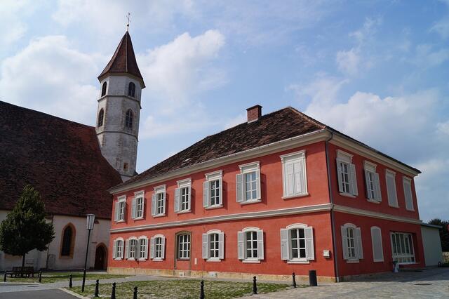 Im Warteraum zur Musikschule Bad Radkersburg soll sich ein Mann vor einem 9-jährigen Mädchen entblößt haben. | Foto: MS Bad Radkersburg