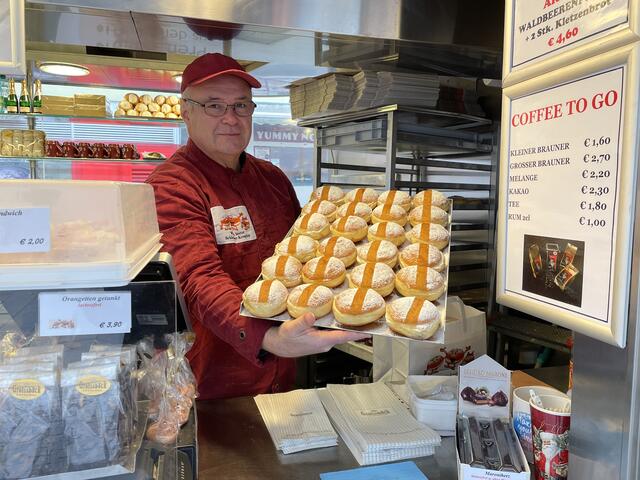 Vanille Krapfen vom Groissböck kann man auf der Meidlinger Hauptstraße genießen.