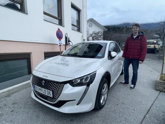 Bauamtsleiter Alexander Nairz mit dem neuen flo Mobil in der Gemeinde Aldrans. | Foto: Kendlbacher