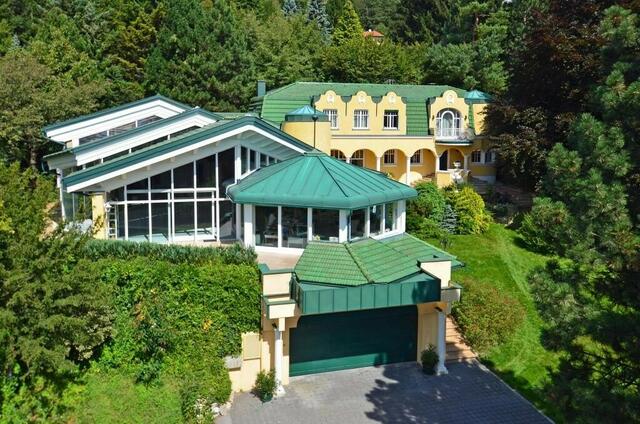 Extravagantes Domizil im Wienerwald (c) Mörtl Immobilien