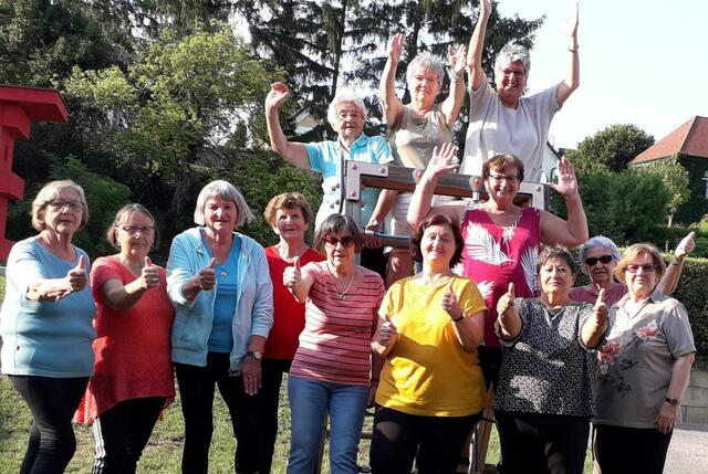 Sesselgymnastik mit den Pensionisten | Foto: Gemeinde Draßburg