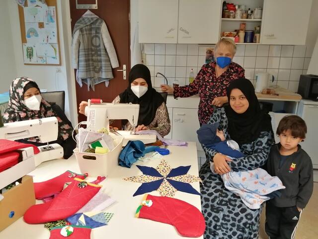 Nähwerkstatt im Caritas-Haus in Waldhausen. Stoffreste dringend gesucht.