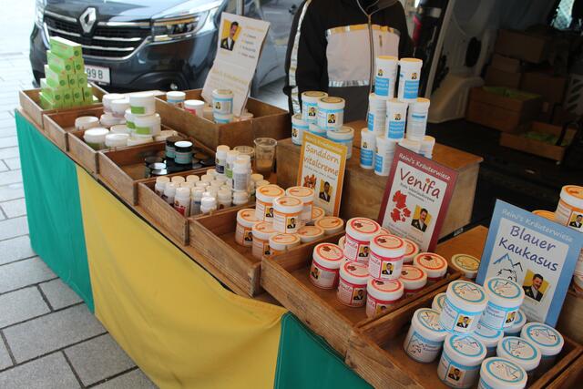 Diese Naturprodukte sind am Wochenmarkt in Kirchdorf, jeden Montag zu finden.  | Foto: Aigner