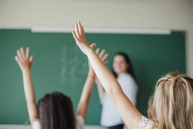 Schulen bleiben geöffnet, Distance-Learning aber klar empfohlen. | Foto: Land schafft Leben