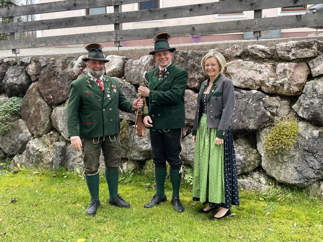 Franz Feichtinger und Josef Müllegger gemeinsam mit Bürgermeisterin Ines Schiller. | Foto: Gde. Bad Ischl