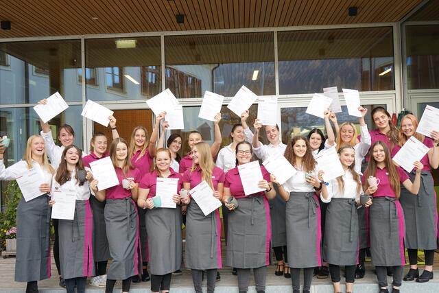 23 Schülerinnen der 3. Klassen der LFS Bruck haben erfolgreich die neue Barista-Basisausbildung absolviert. | Foto: LFS Bruck