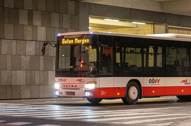 Auch während des Lockdowns für die Fahrgäste da: Die öffentlichen Verkehrsmittel.