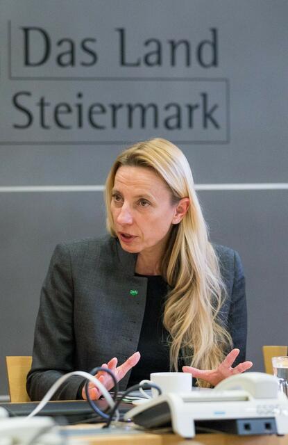 Stabilität, Sicherheit und Vertrauen in persönlichen Krisensituationen sind Landesrätin Juliane Bogner-Strauß ein Anliegen.