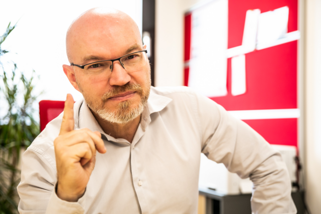 „Vor allem Anbieter, die man nicht kennt, sollte man vorher genau unter die Lupe nehmen“, rät AK-Konsumentenschützer Christian Koisser. | Foto: AK Burgenland