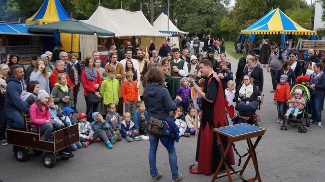 In Vorführen erhält man Einblicke in die vergangene Zeit. | Foto: Mittelalterverein