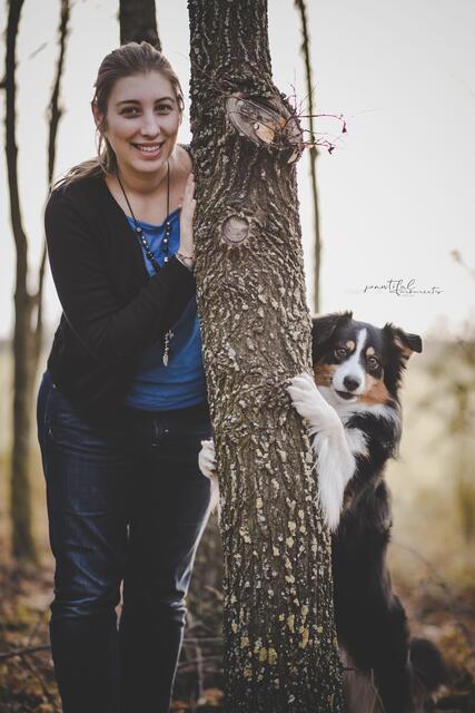 Ein perfektes Team: Michaela Mikovits und Tara. | Foto: pawtiful.moment/Fotostudio Sabrinaart