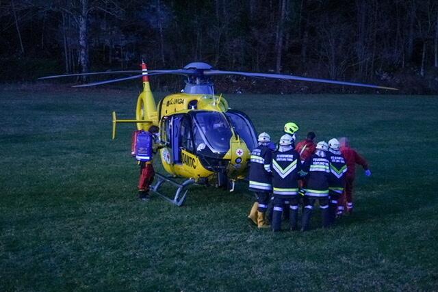 Tragischer Verkehrsunfall zwischen Lunz und Göstling: Ein Autolenker erlag noch am Unfallort auf der Bundesstraße 25 seinen Verletzungen. | Foto: Doku-NÖ