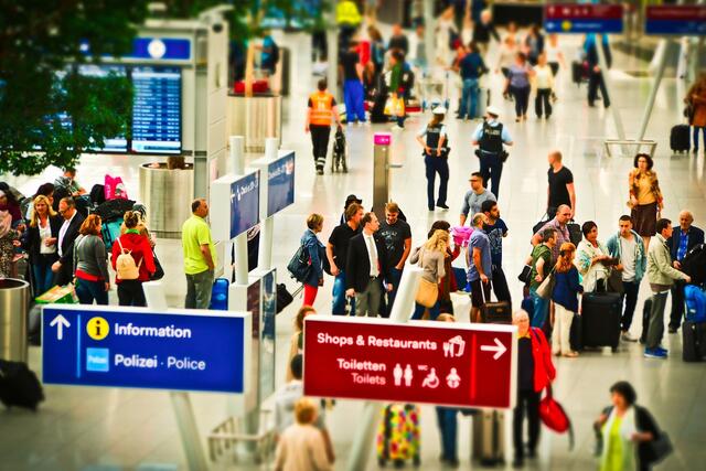So sieht es derzeit auf einigen österreichischen Flughäfen aus. Dem Lockdown wollen viele mit einer Reise in den Süden entfliehen. (Symbolbild) | Foto: Pixabay/Gaida