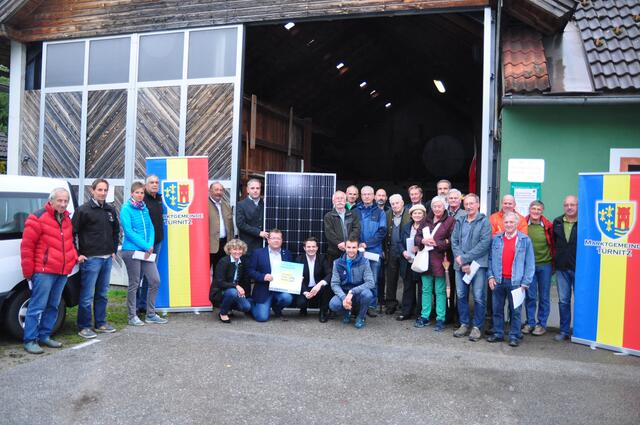 Das Foto wurde bei der Auftaktveranstaltung vom Bürgerbeteiligungsmodell zur PV Anlage aufgenommen.