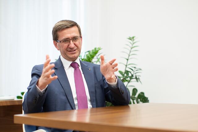 Landesrat Markus Achleitner ist wegen Corona im Homeoffice.