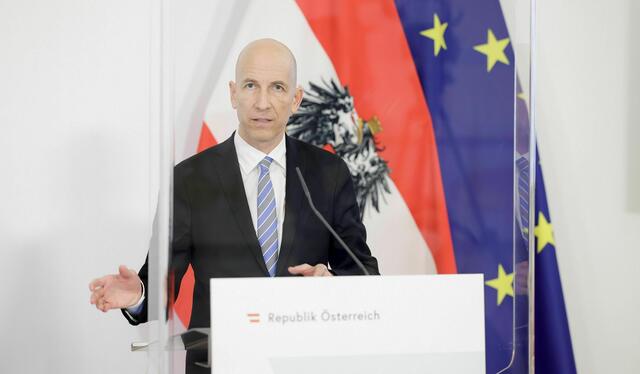 Arbeitsminister Martin Kocher (ÖVP)nimmt beim Kontingente für Saisoniers eine Erhöhung um 60 Prozent plus Überziehung bis zu 50 Prozent vor.