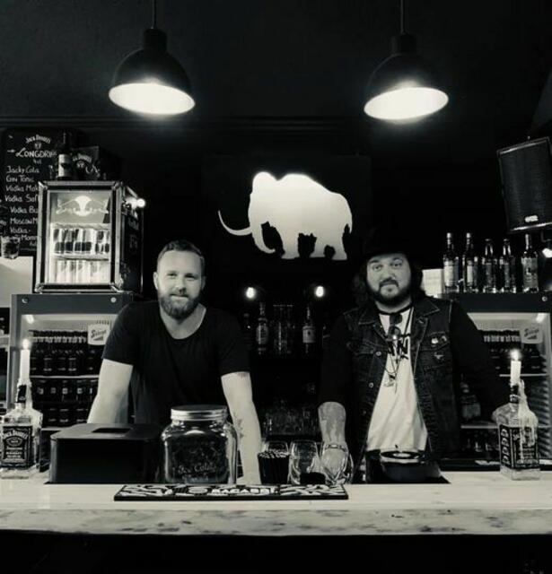 Lukas Geyer und Philipp Lippitz werden den Mammut Club coronabedingt schließen. | Foto: Lukas Geyer