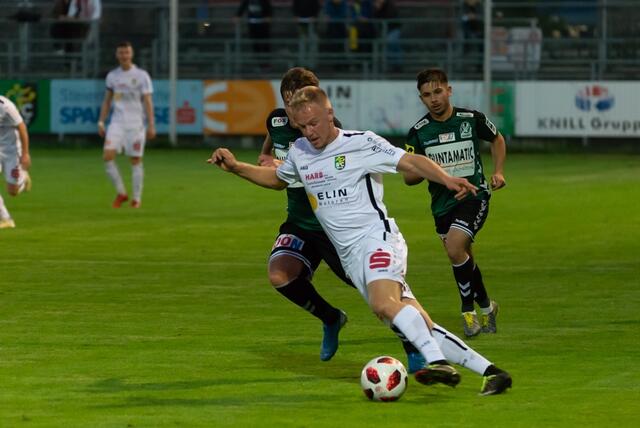 Im Trikot des SC Weiz: Schon in der Regionalliga war Maximilian Hopfer schwer vom Ball zu trennen.